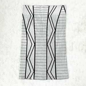 NWOT- BCBGeneration White & Black Geometric Tube Skirt